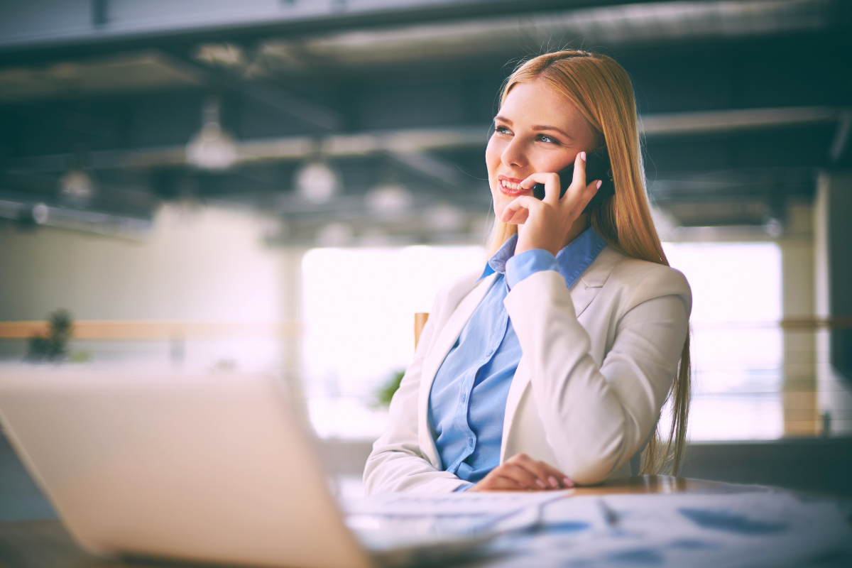 Operatrice al telefono
